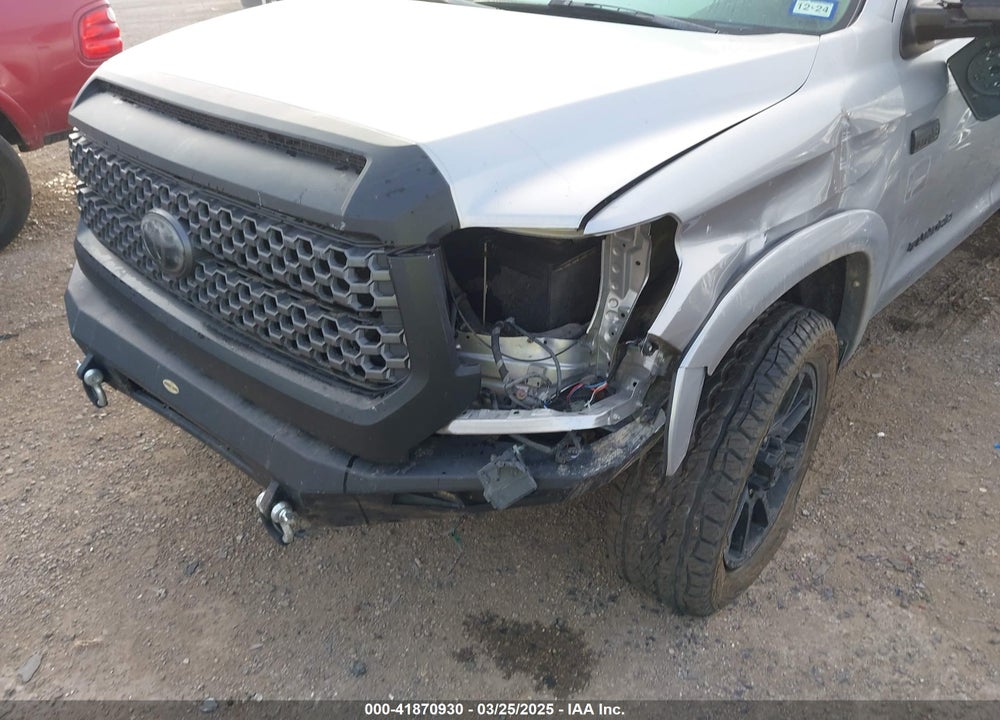 2019 TOYOTA TUNDRA SR5 5.7L V8 VIN: 5TFDW5F1XKX858602