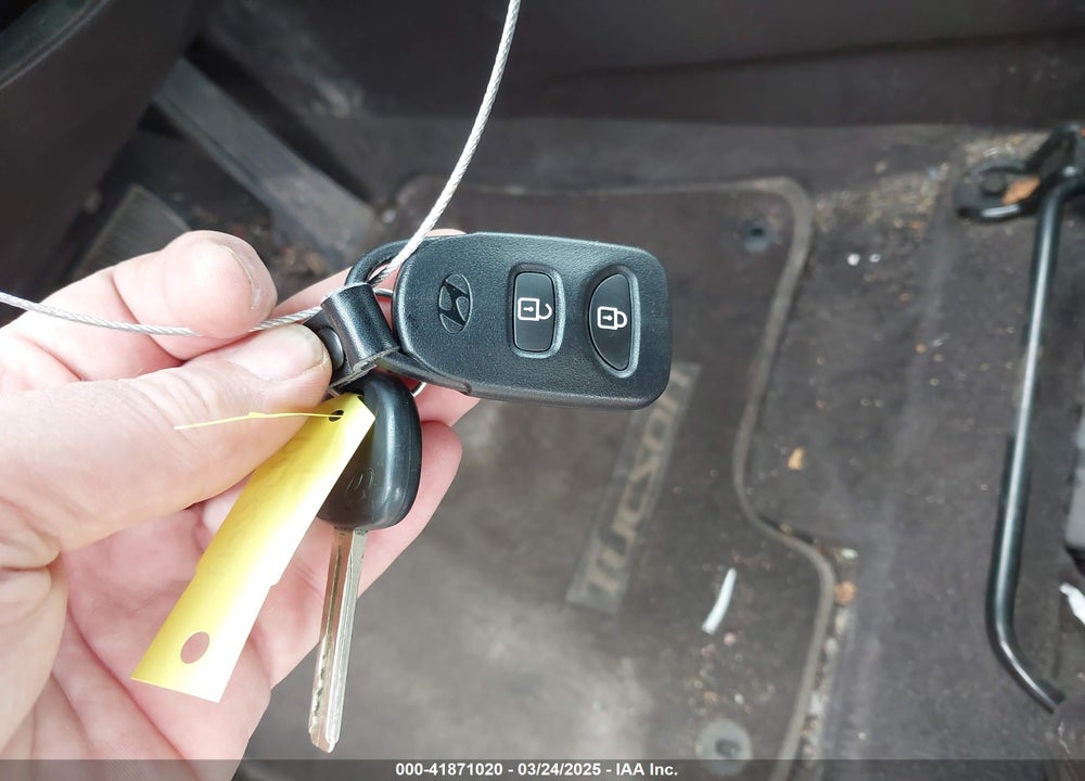 2013 HYUNDAI TUCSON VIN: KM8JUCAC1DU604458