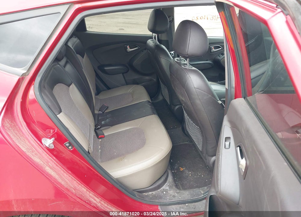 2013 HYUNDAI TUCSON VIN: KM8JUCAC1DU604458