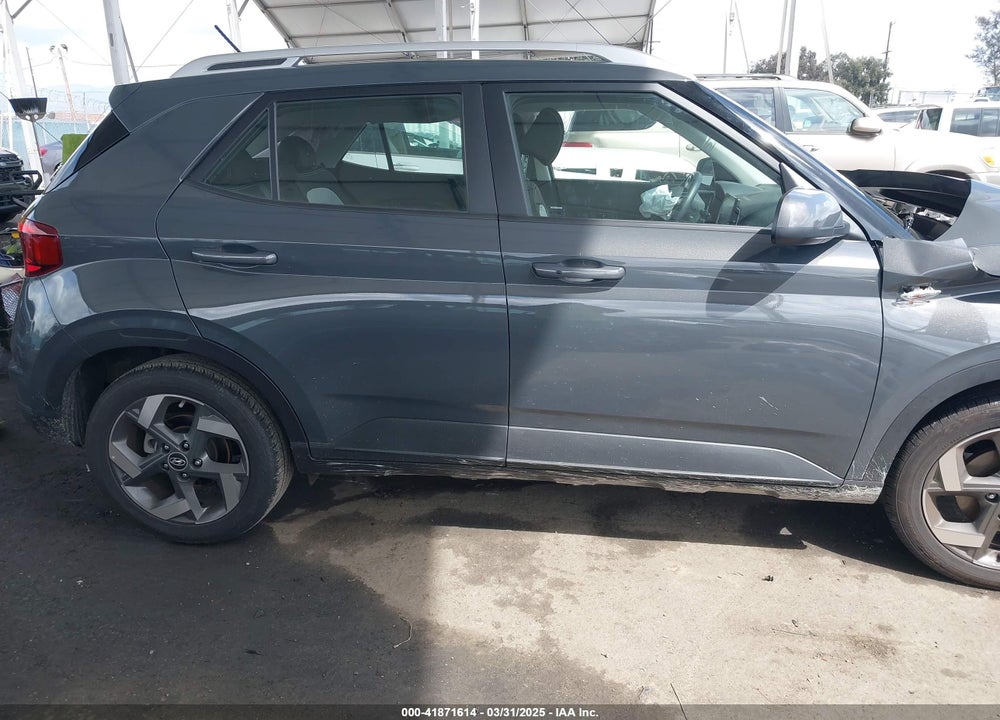 2024 HYUNDAI VENUE SEL VIN: KMHRC8A3XRU302421