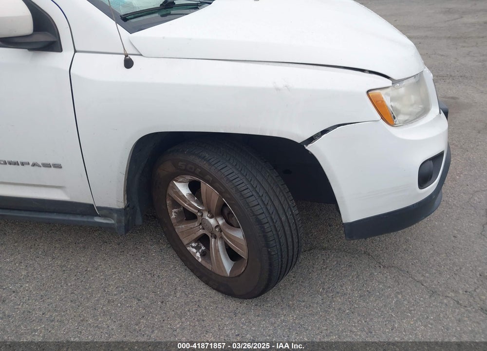 2014 JEEP COMPASS LATITUDE VIN: 1C4NJDEB7ED621739