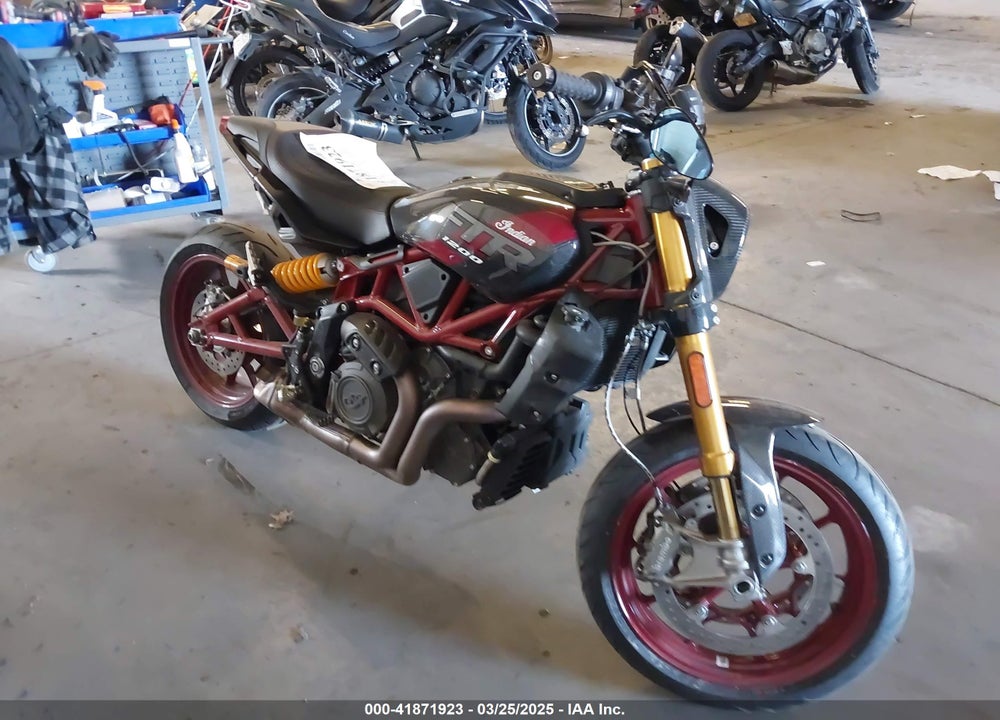 2024 INDIAN MOTORCYCLE CO. FTR R CARBON VIN: 56KRZR226R3018444