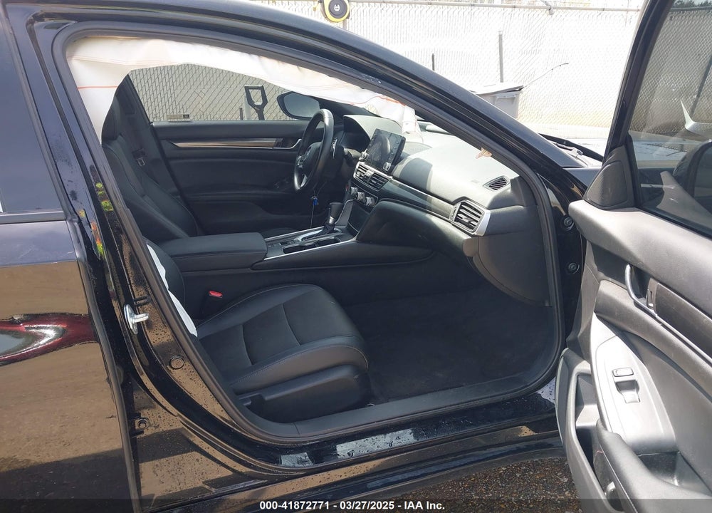 2022 HONDA ACCORD VIN: 1HGCV1F33NA113868