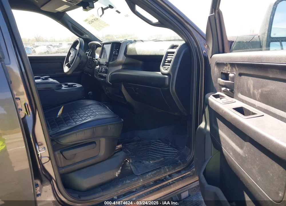 2024 RAM 2500 TRADESMAN 4X4 8' BOX VIN: 3C6UR5HL1RG269501