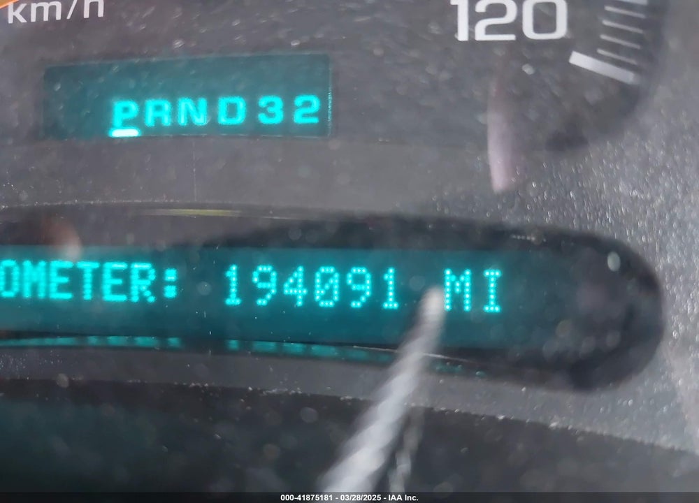 2003 CHEVROLET SUBURBAN 1500 LT VIN: 3GNFK16Z53G273961