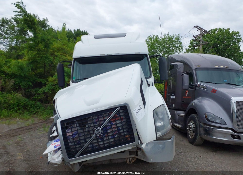 2013 VOLVO VN VNL VIN: 4V4NC9EJ8DN564107