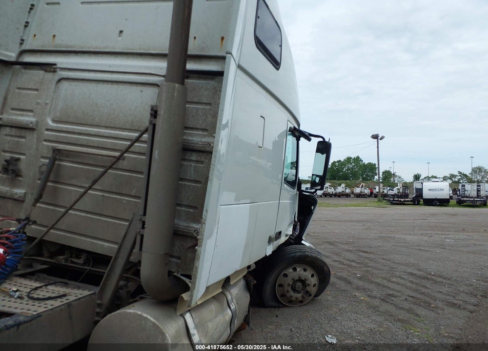 2013 VOLVO VN VNL VIN: 4V4NC9EJ8DN564107