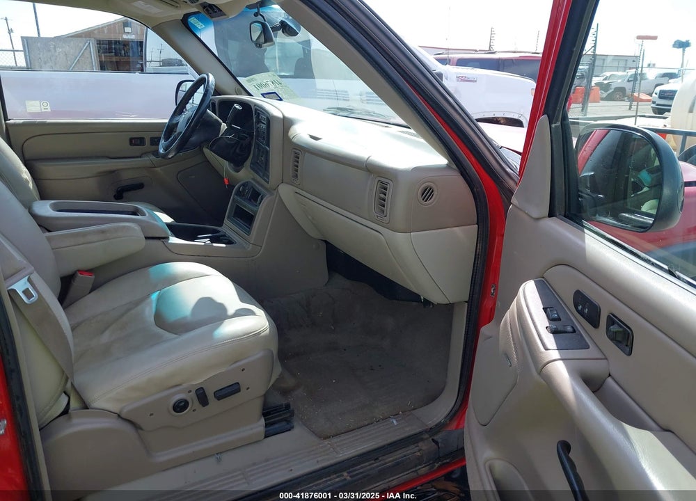 2005 CHEVROLET TAHOE LT VIN: 1GNEC13T35R253610