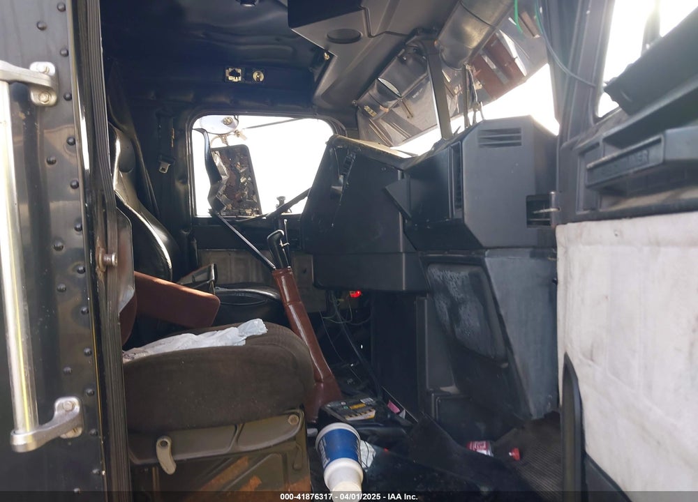 2000 FREIGHTLINER FLD FLD120 VIN: 1FUYDSEB7YLB42414