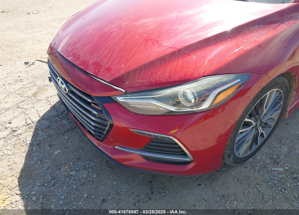 2017 HYUNDAI ELANTRA VIN: KMHD04LB4HU358434