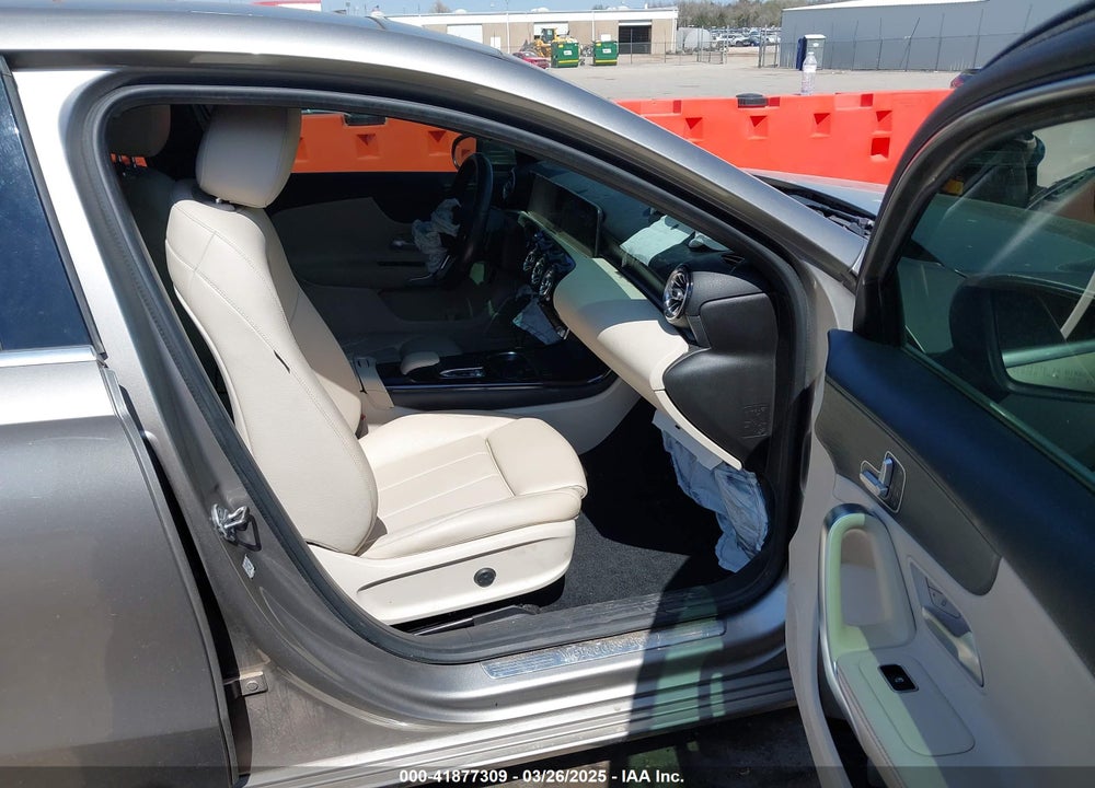 2019 MERCEDES-BENZ A-CLASS VIN: WDD3G4EB7KW002523