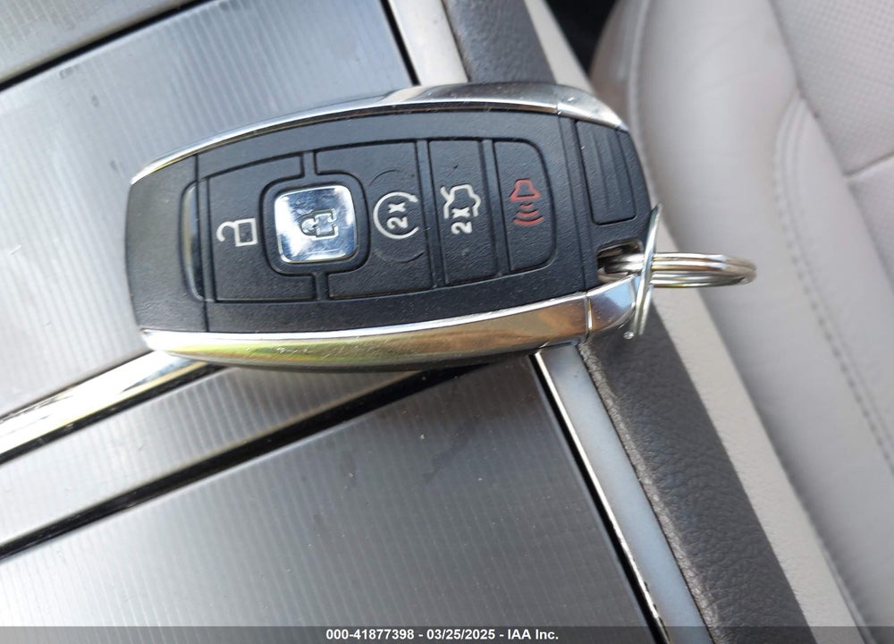 2017 LINCOLN MKZ HYBRID VIN: 3LN6L5MU3HR636382