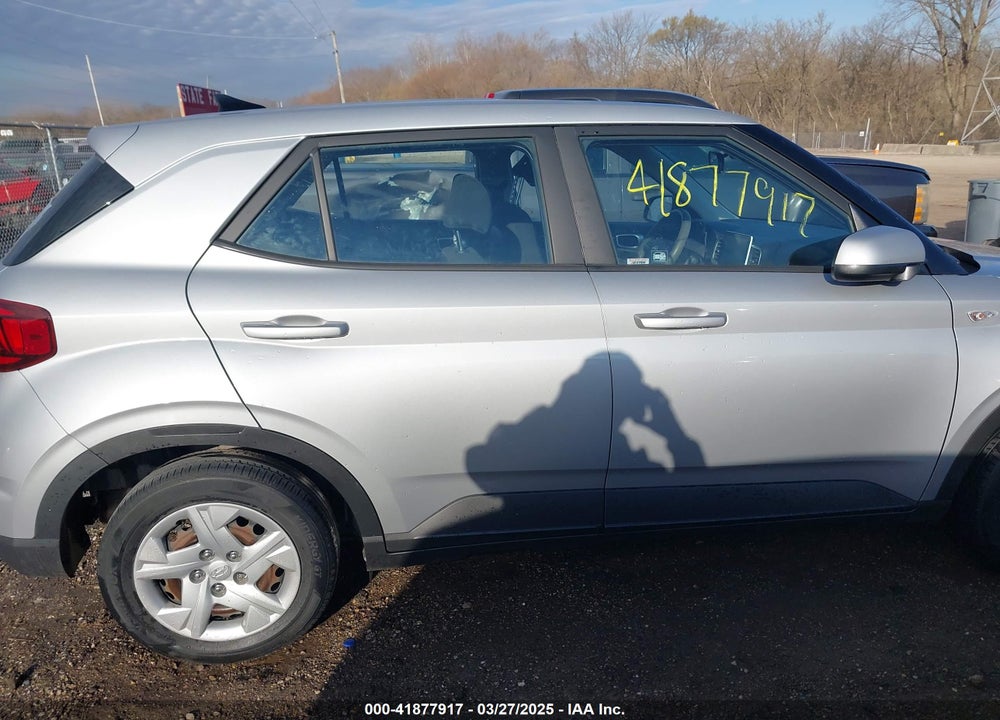 2020 HYUNDAI VENUE VIN: KMHRB8A32LU015682
