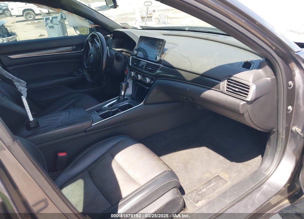 2018 HONDA ACCORD VIN: 1HGCV1F31JA097034