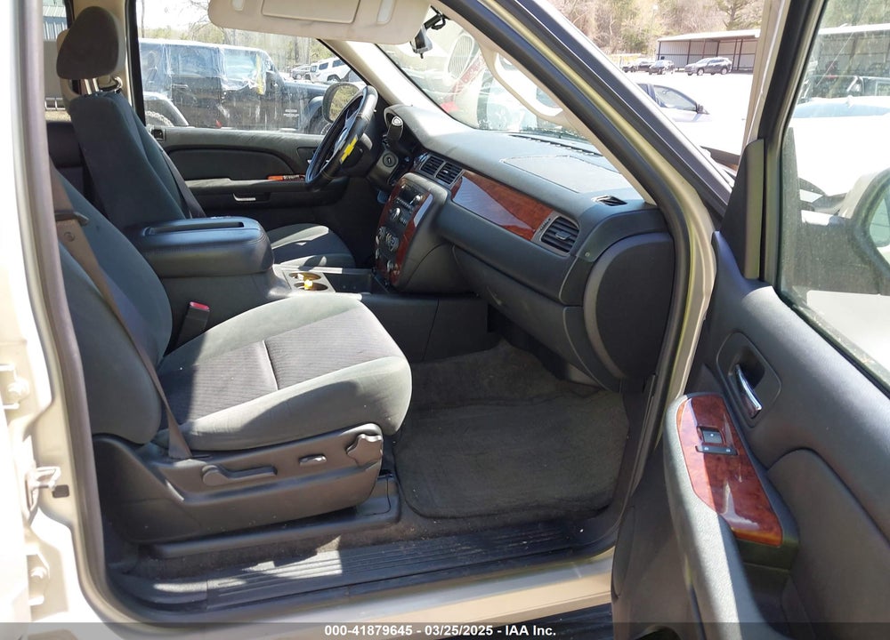 2009 CHEVROLET TAHOE VIN: 1GNFC230X9R214759