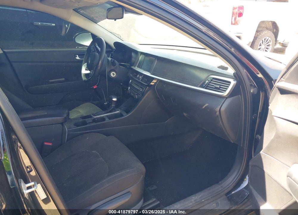 2020 KIA OPTIMA VIN: 5XXGT4L32LG421062