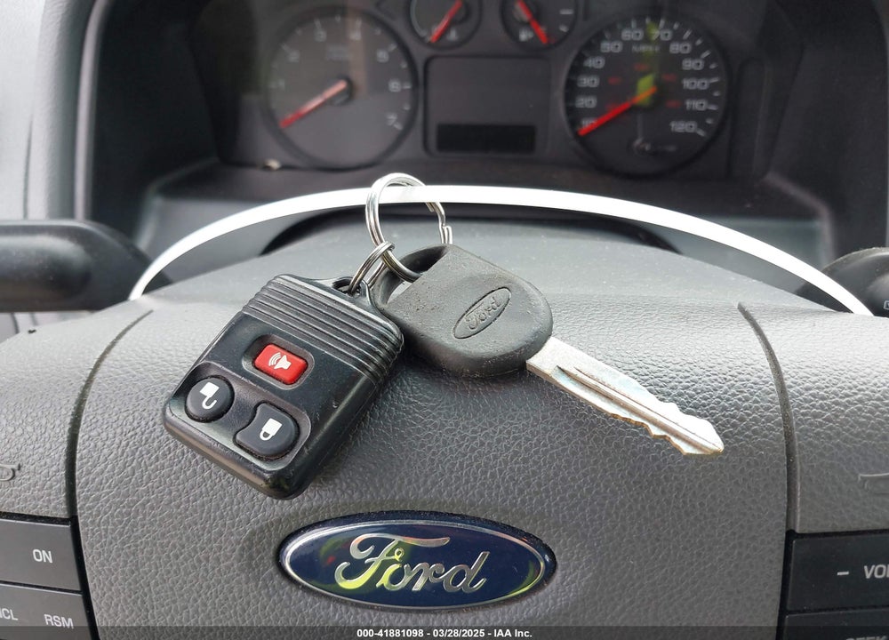 2005 FORD FREESTYLE SEL VIN: 1FMZK051X5GA35853