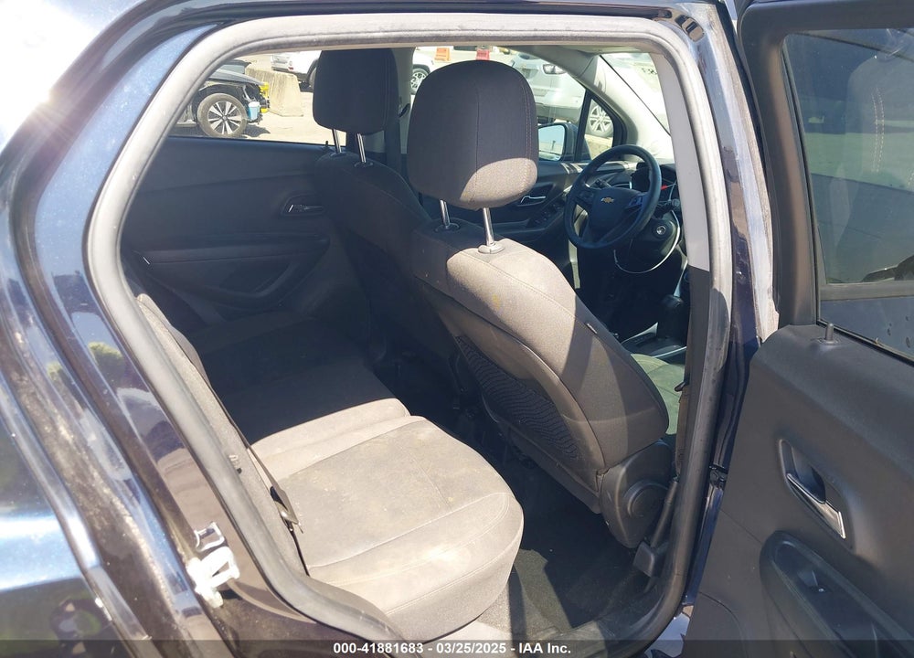 2021 CHEVROLET TRAX FWD LS VIN: KL7CJKSB2MB332517
