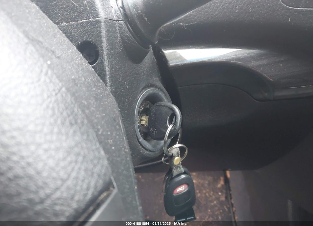 2011 KIA SORENTO VIN: 5XYKTCA14BG141563