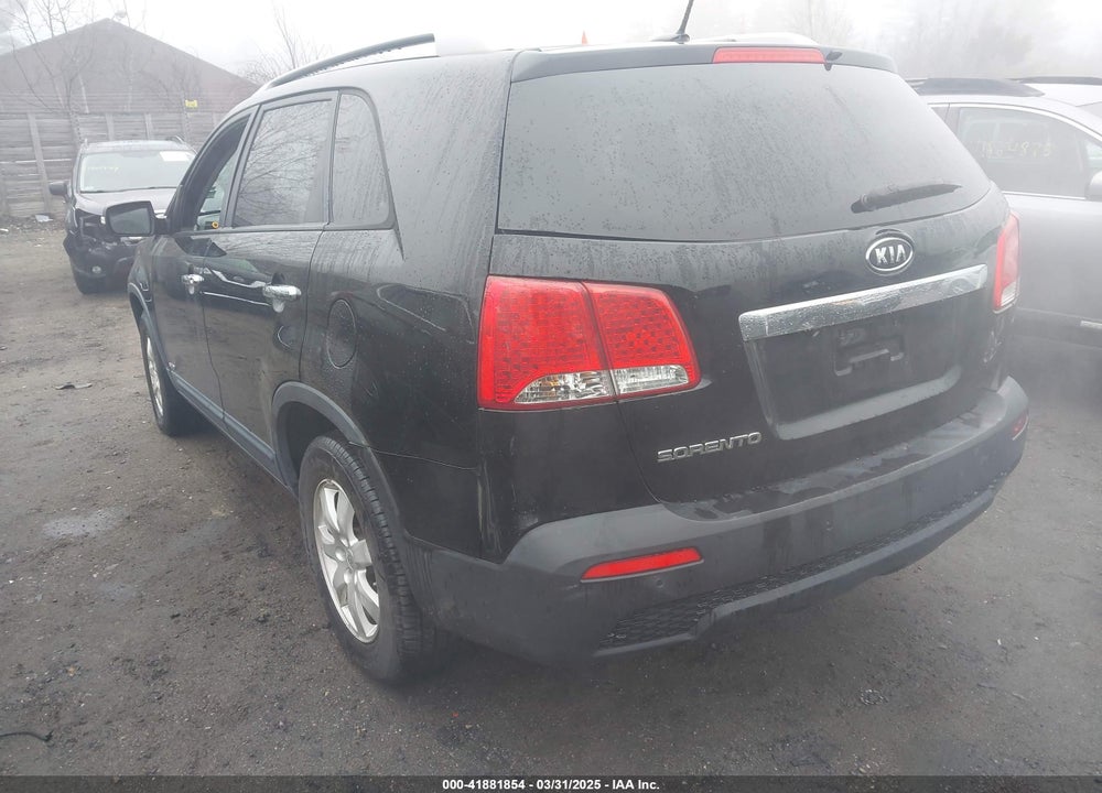 2011 KIA SORENTO VIN: 5XYKTCA14BG141563