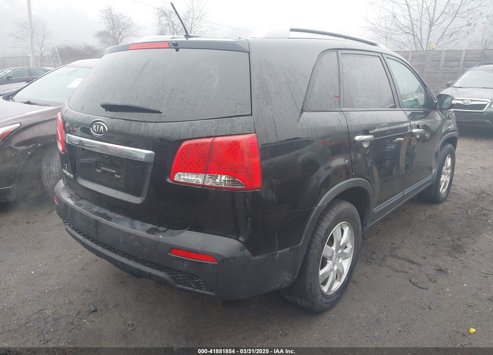 2011 KIA SORENTO VIN: 5XYKTCA14BG141563