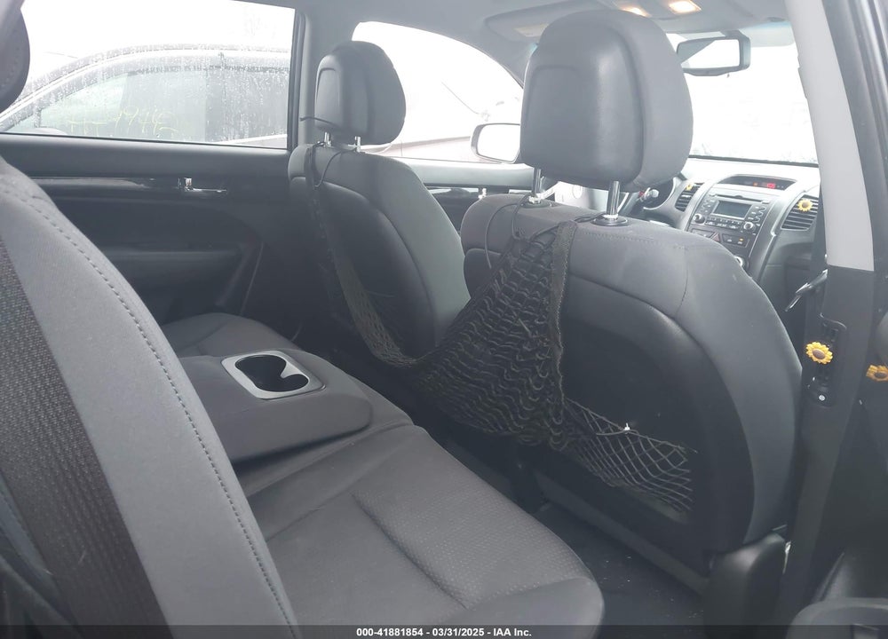 2011 KIA SORENTO VIN: 5XYKTCA14BG141563