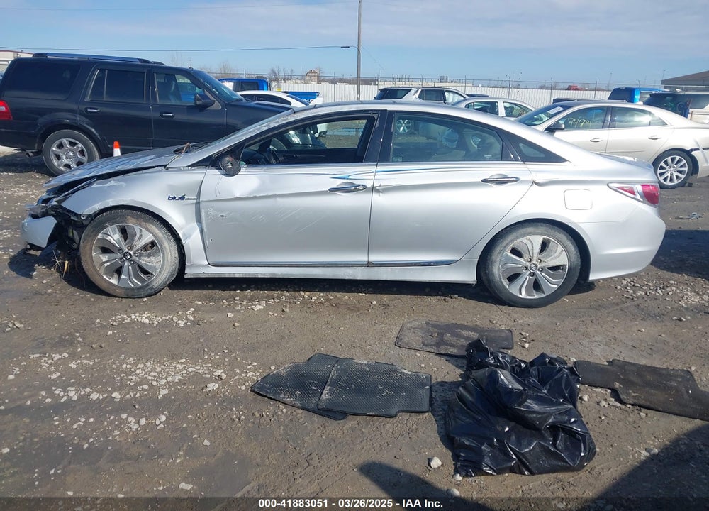 2014 HYUNDAI SONATA HYBRID VIN: KMHEC4A42EA107635