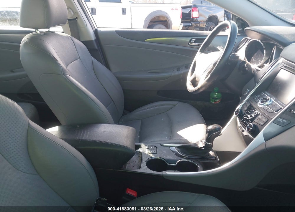 2014 HYUNDAI SONATA HYBRID VIN: KMHEC4A42EA107635