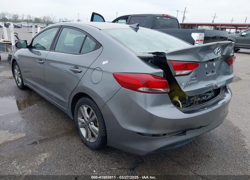 2018 HYUNDAI ELANTRA VIN: 5NPD84LF2JH316666