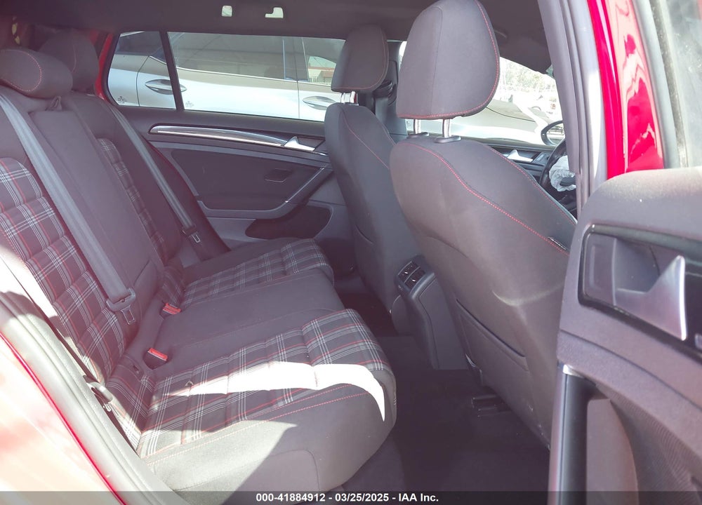 2016 VOLKSWAGEN GOLF VIN: 3VW4T7AU7GM044892