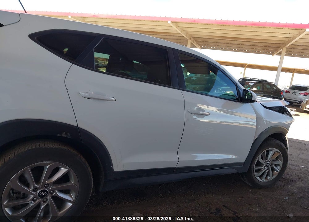 2017 HYUNDAI TUCSON VIN: KM8J23A44HU484577