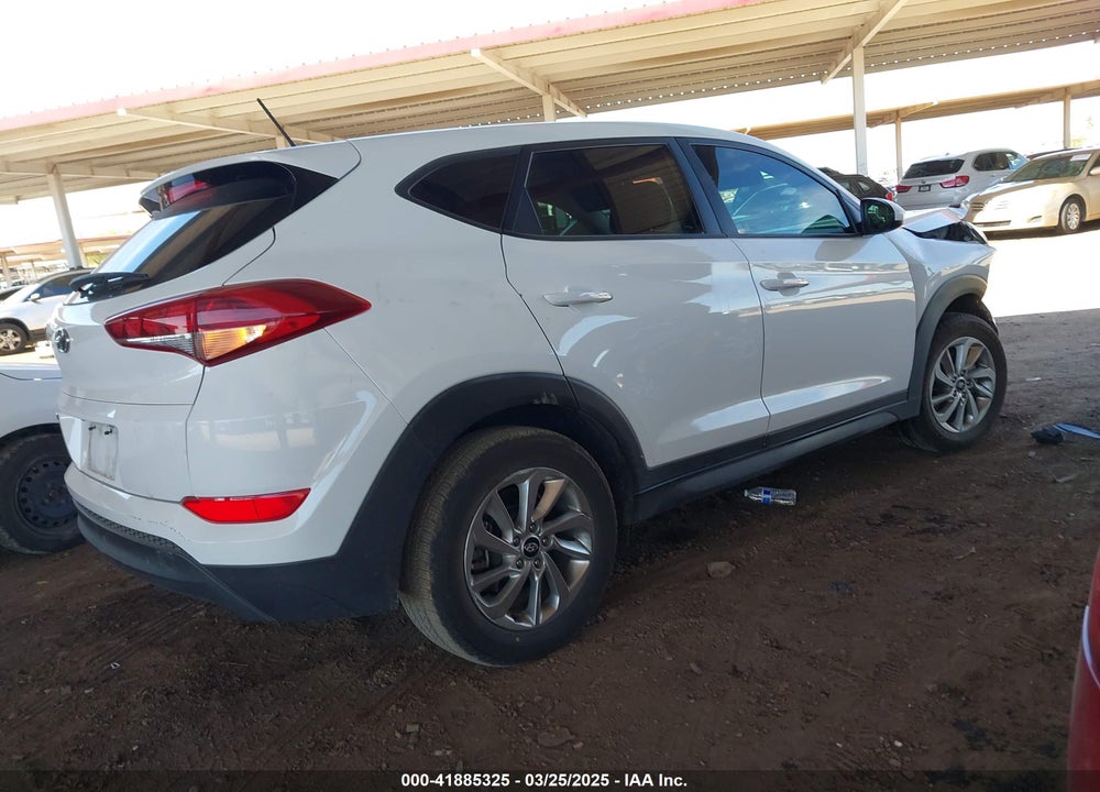 2017 HYUNDAI TUCSON VIN: KM8J23A44HU484577