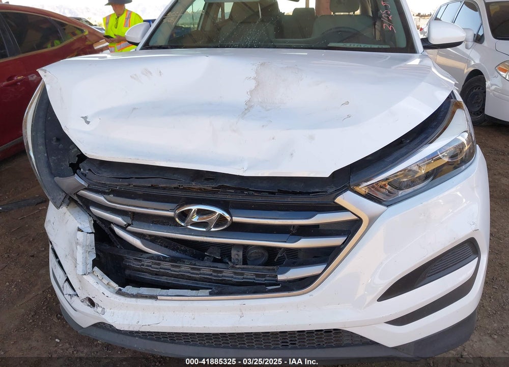 2017 HYUNDAI TUCSON VIN: KM8J23A44HU484577