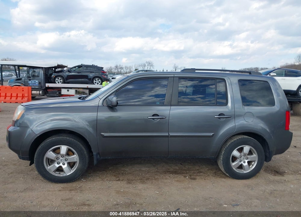 2011 HONDA PILOT VIN: 5FNYF4H56BB076562