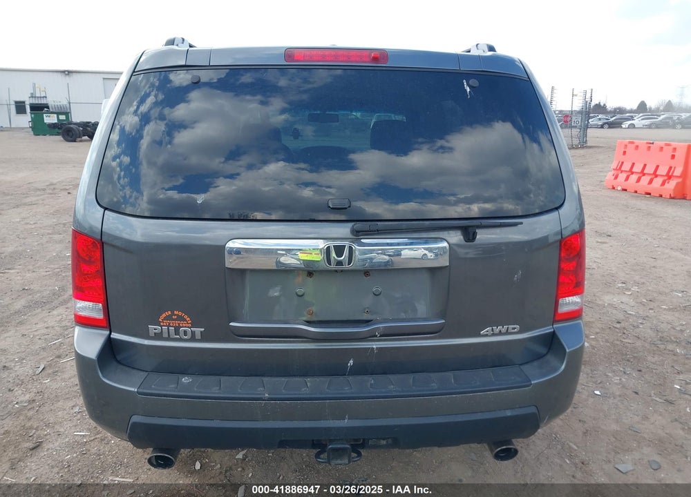 2011 HONDA PILOT VIN: 5FNYF4H56BB076562