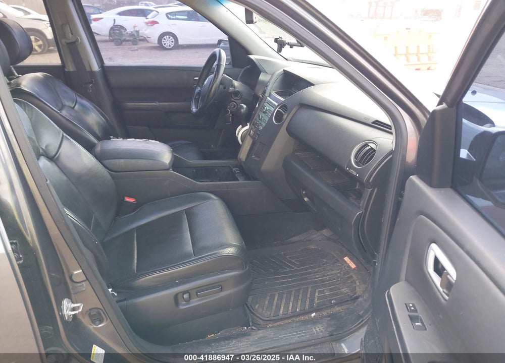 2011 HONDA PILOT VIN: 5FNYF4H56BB076562