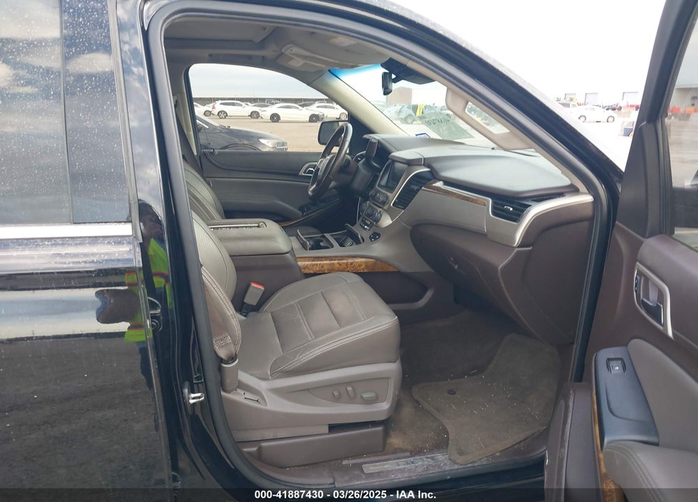 2016 GMC YUKON XL DENALI VIN: 1GKS2HKJ1GR285745