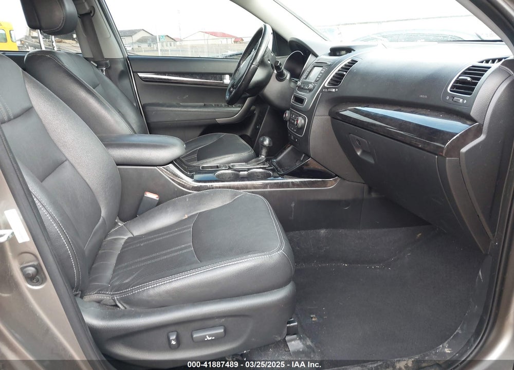 2015 KIA SORENTO VIN: 5XYKUDA77FG627880