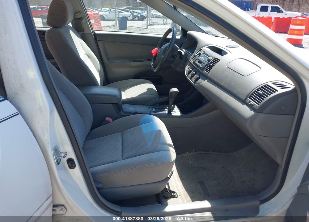 2004 TOYOTA CAMRY LE VIN: 4T1BE32K84U363179