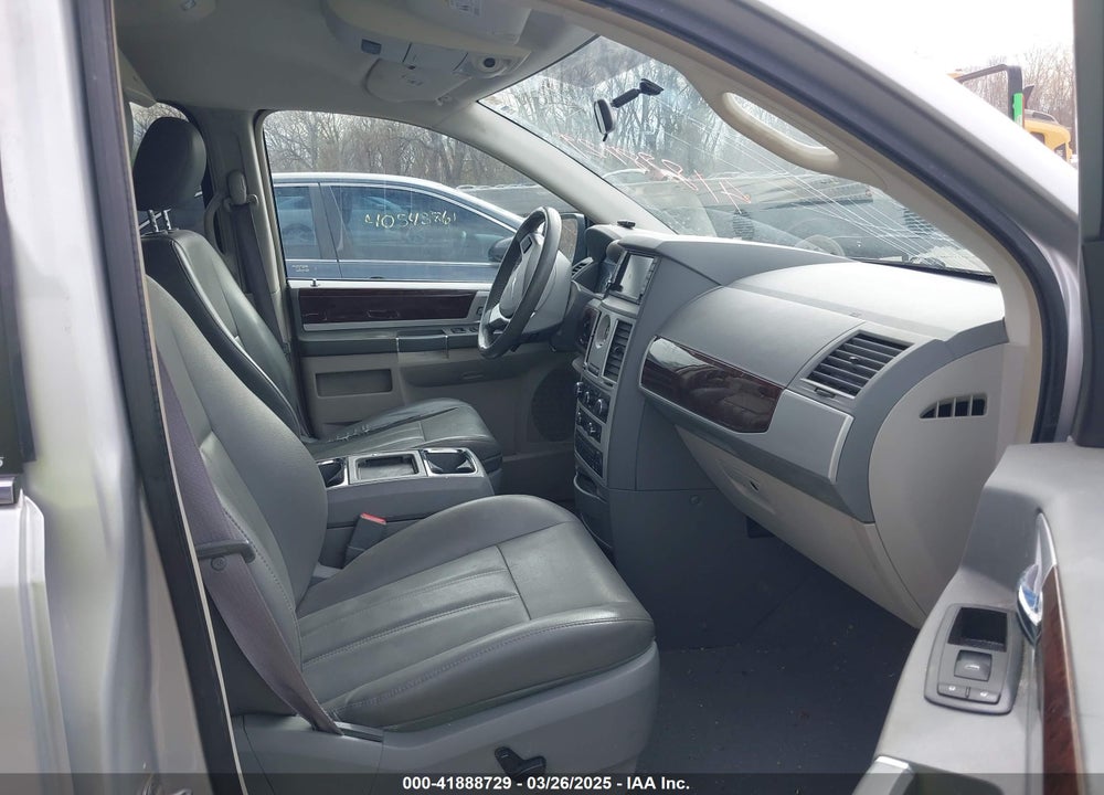 2010 CHRYSLER TOWN & COUNTRY TOURING VIN: 2A4RR5D18AR241206