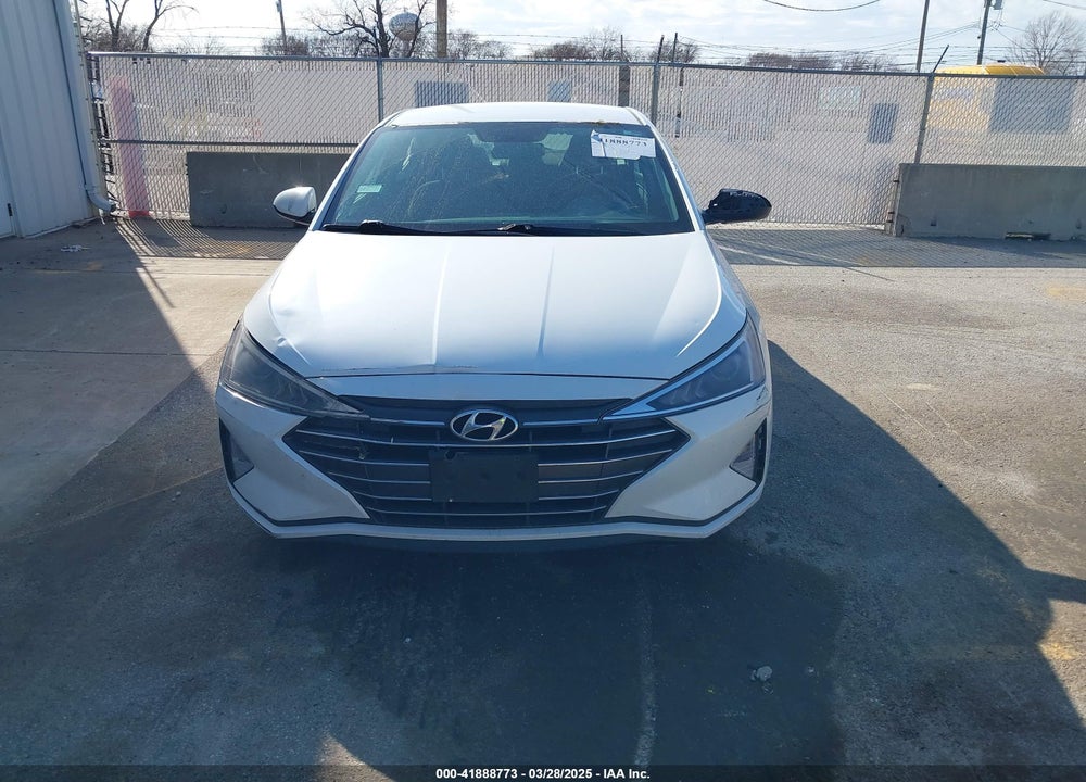 2019 HYUNDAI ELANTRA VIN: 5NPD74LF3KH476088