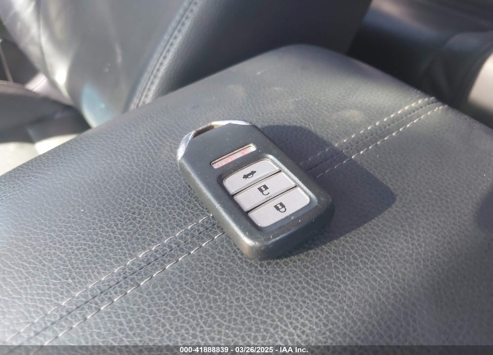 2013 HONDA ACCORD VIN: 1HGCR2F83DA183925