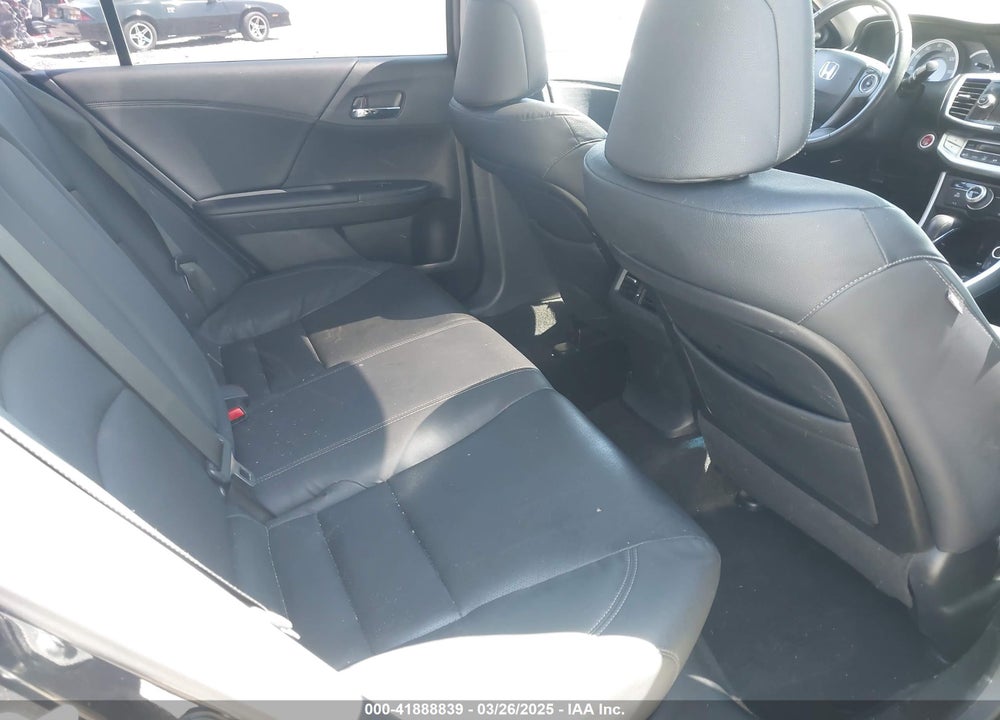 2013 HONDA ACCORD VIN: 1HGCR2F83DA183925