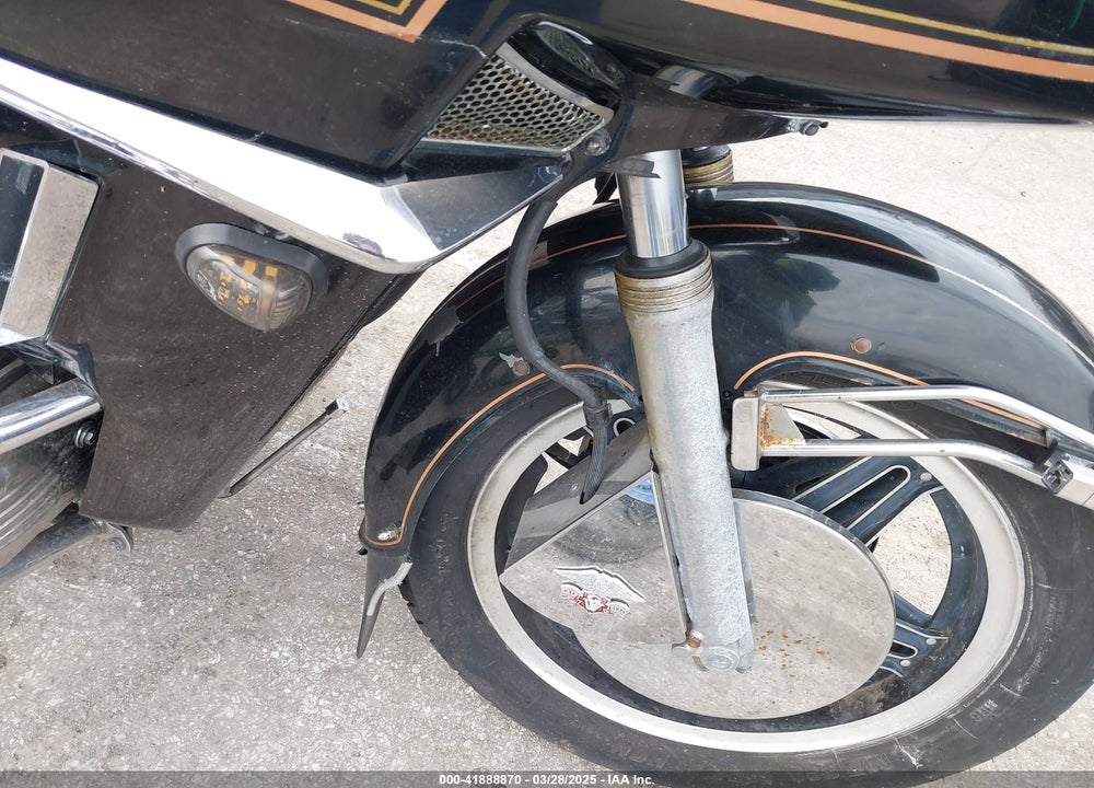 1982 HONDA GL1100 I VIN: 1HFSC0218CA207794
