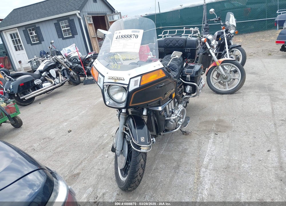 1982 HONDA GL1100 I VIN: 1HFSC0218CA207794