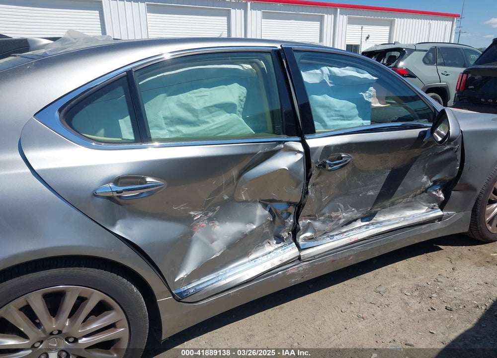 2016 LEXUS LS 460 VIN: JTHBL5EF6G5140480