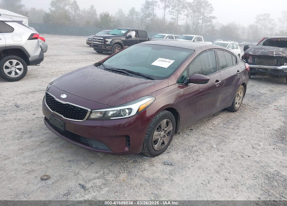 2017 KIA FORTE VIN: 3KPFK4A7XHE118082