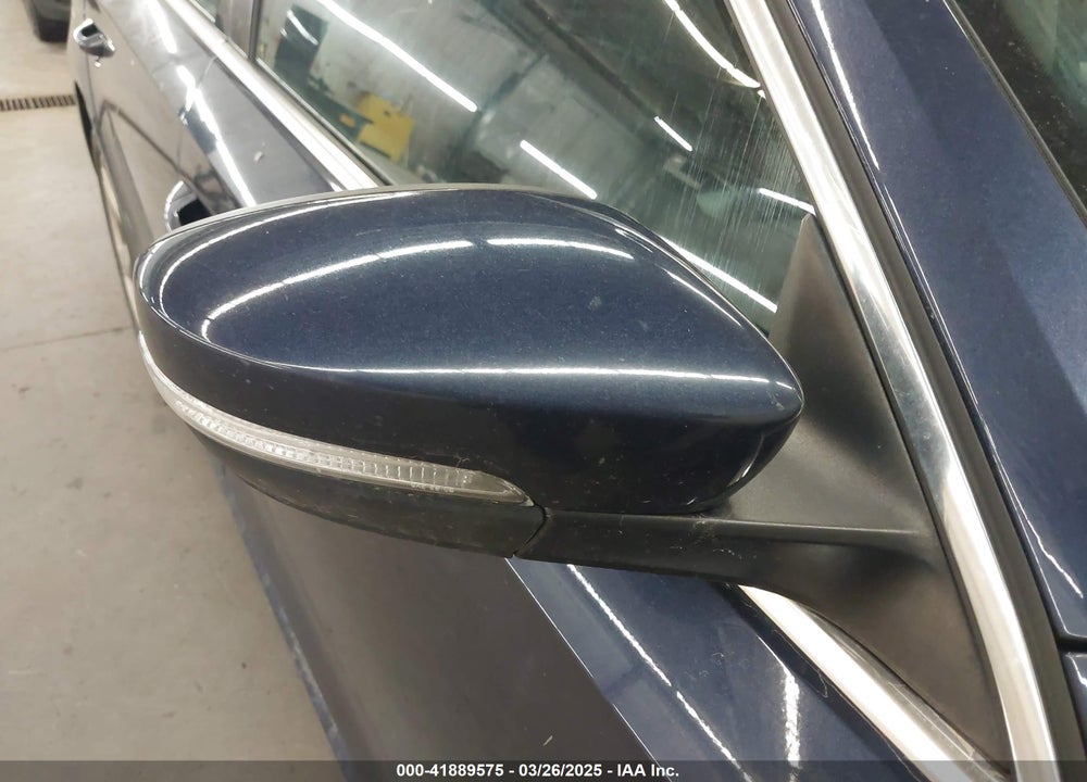 2013 VOLKSWAGEN PASSAT VIN: 1VWBH7A32DC020111