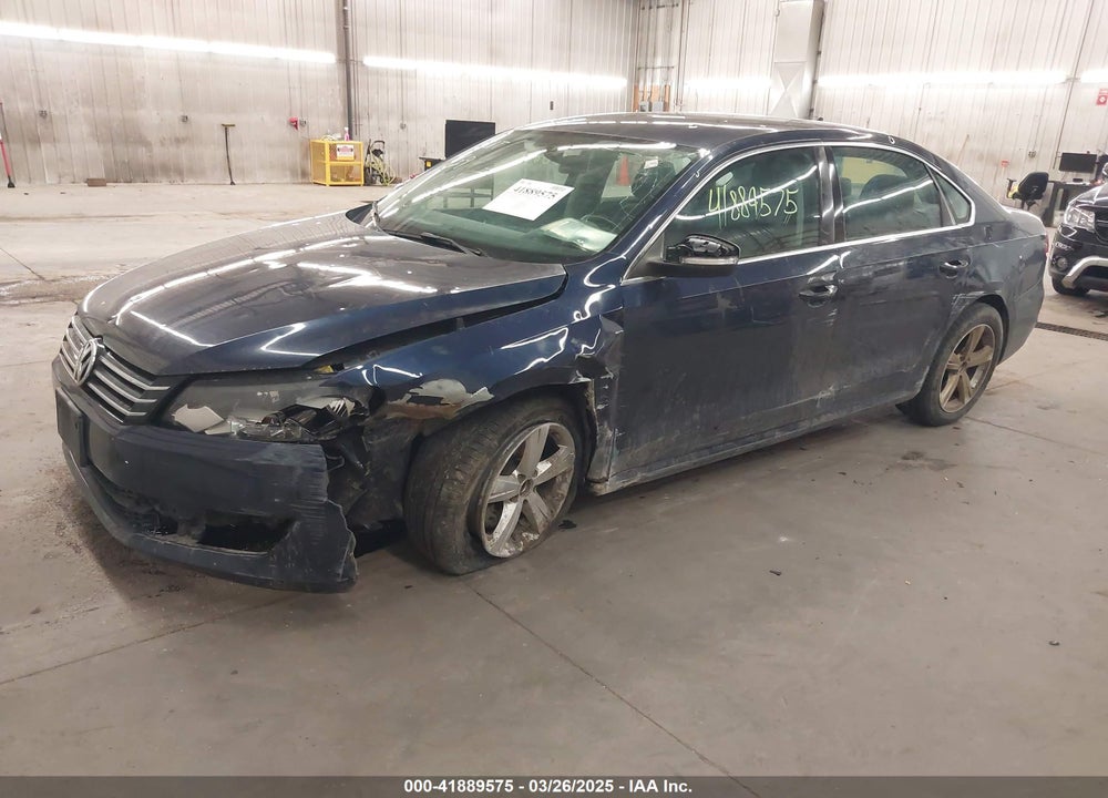 2013 VOLKSWAGEN PASSAT VIN: 1VWBH7A32DC020111