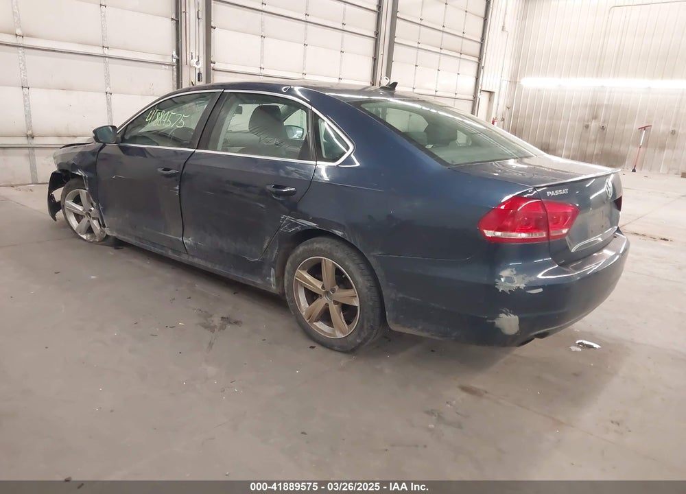 2013 VOLKSWAGEN PASSAT VIN: 1VWBH7A32DC020111